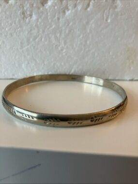 Sterling Silver Engraved Leaf  Bangle Bracelet